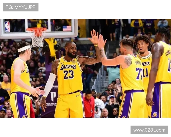 今天湖人对战火箭的精彩直播盛宴即将开启，快来一起见证篮球的魅力吧