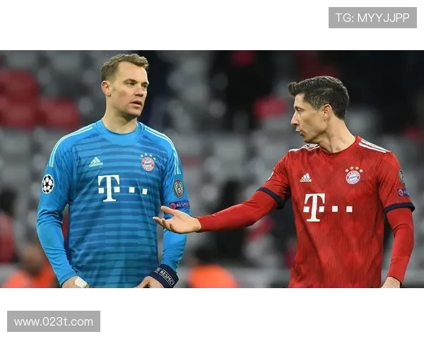 曼联与拜仁的对决陶伟解读比赛精彩瞬间与战术分析