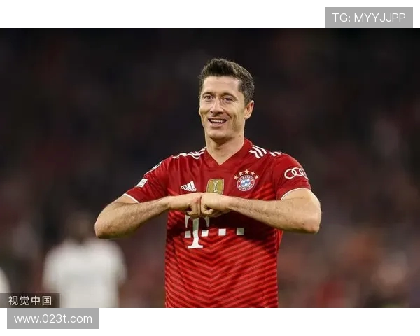 莱万重返安联球场遭拜仁球迷嘘声四起引发热议